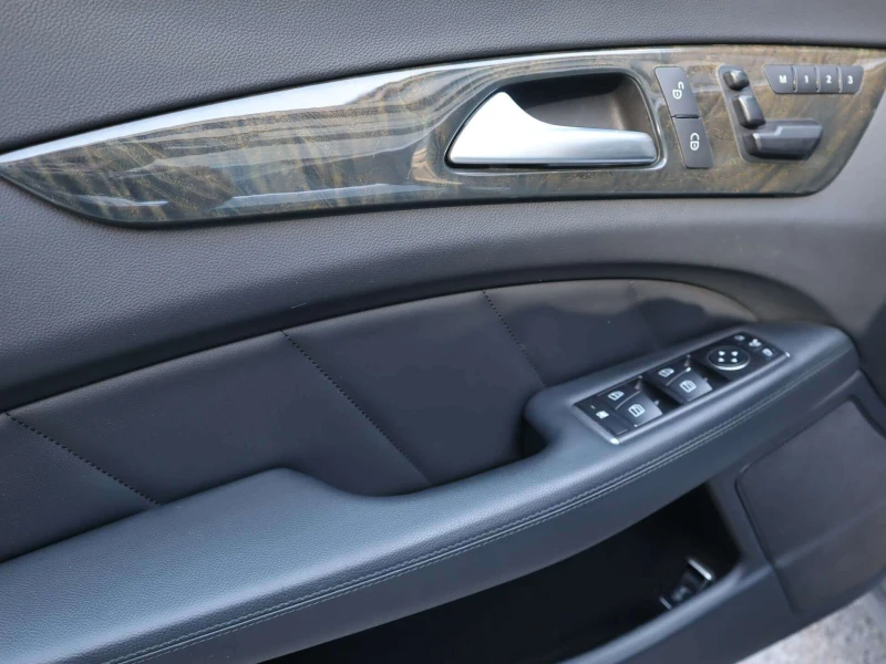 Mercedes-Benz CLS 350 CDI/Blind Spot/Камера/Distronic/Dynamic Seat/Шибед, снимка 8 - Автомобили и джипове - 51660730