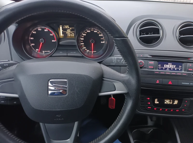 Seat Ibiza 1.2 TSI-GT, снимка 3 - Автомобили и джипове - 52669751