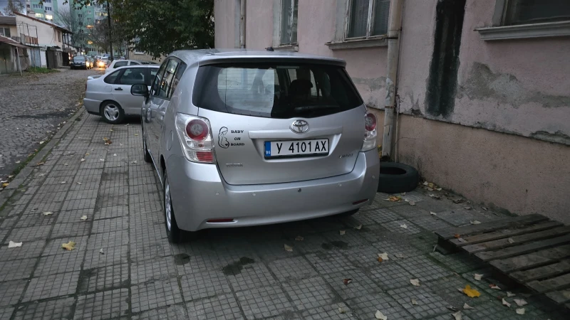 Toyota Verso, снимка 4 - Автомобили и джипове - 52522474