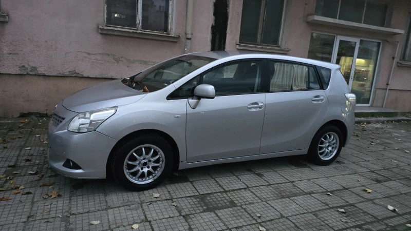 Toyota Verso, снимка 5 - Автомобили и джипове - 52522474