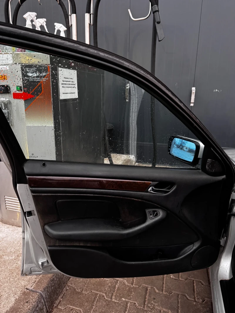 BMW 320, снимка 3 - Автомобили и джипове - 52649057