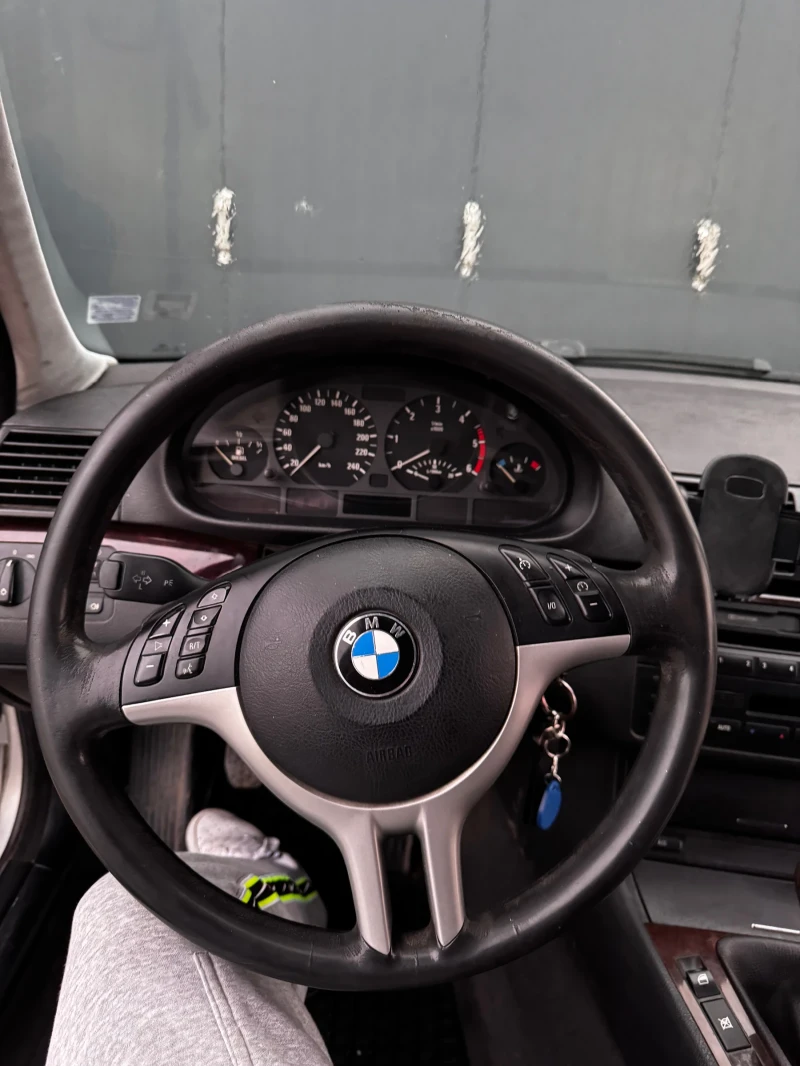 BMW 320, снимка 14 - Автомобили и джипове - 52649057