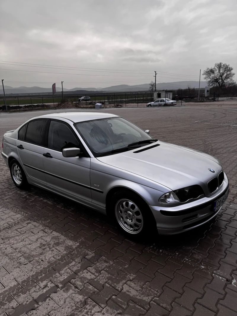 BMW 320, снимка 17 - Автомобили и джипове - 52649057