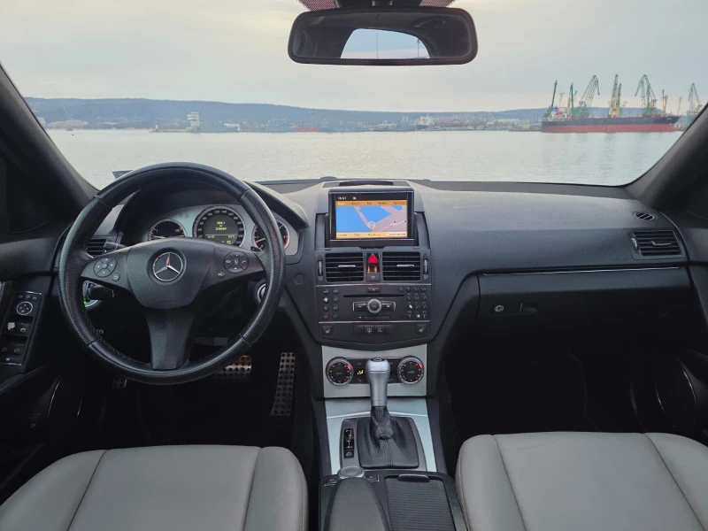 Mercedes-Benz C 320 AMG Pack * Pano * KeyLess* Подгрев * Full* , снимка 10 - Автомобили и джипове - 53113173