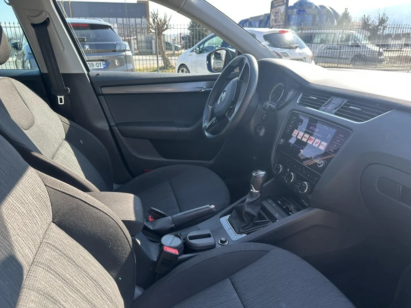 Skoda Octavia, снимка 4 - Автомобили и джипове - 53298037