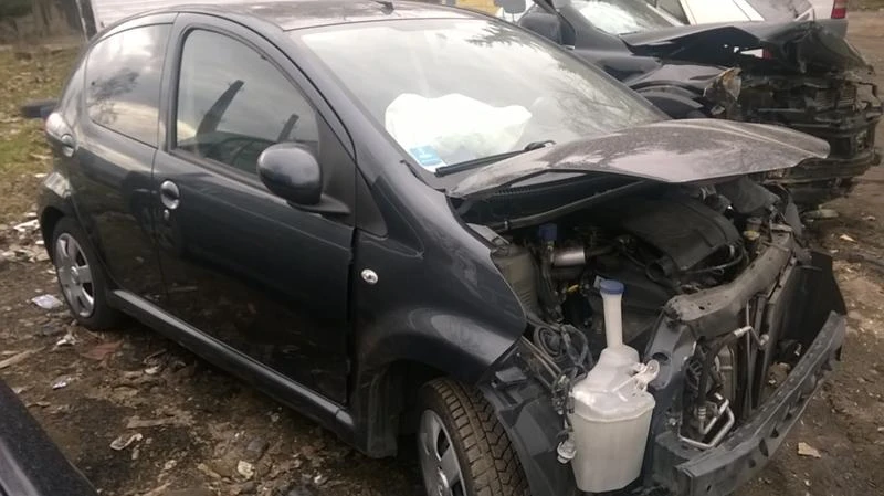 Toyota Aygo 1.0, снимка 3 - Автомобили и джипове - 49530222