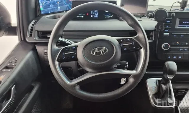 Hyundai Staria 3-МЕСТЕН / ТОВАРЕН / КАМЕРА / ДИСТРОНИК / ЛИЗИНГ, снимка 9 - Автомобили и джипове - 55631540
