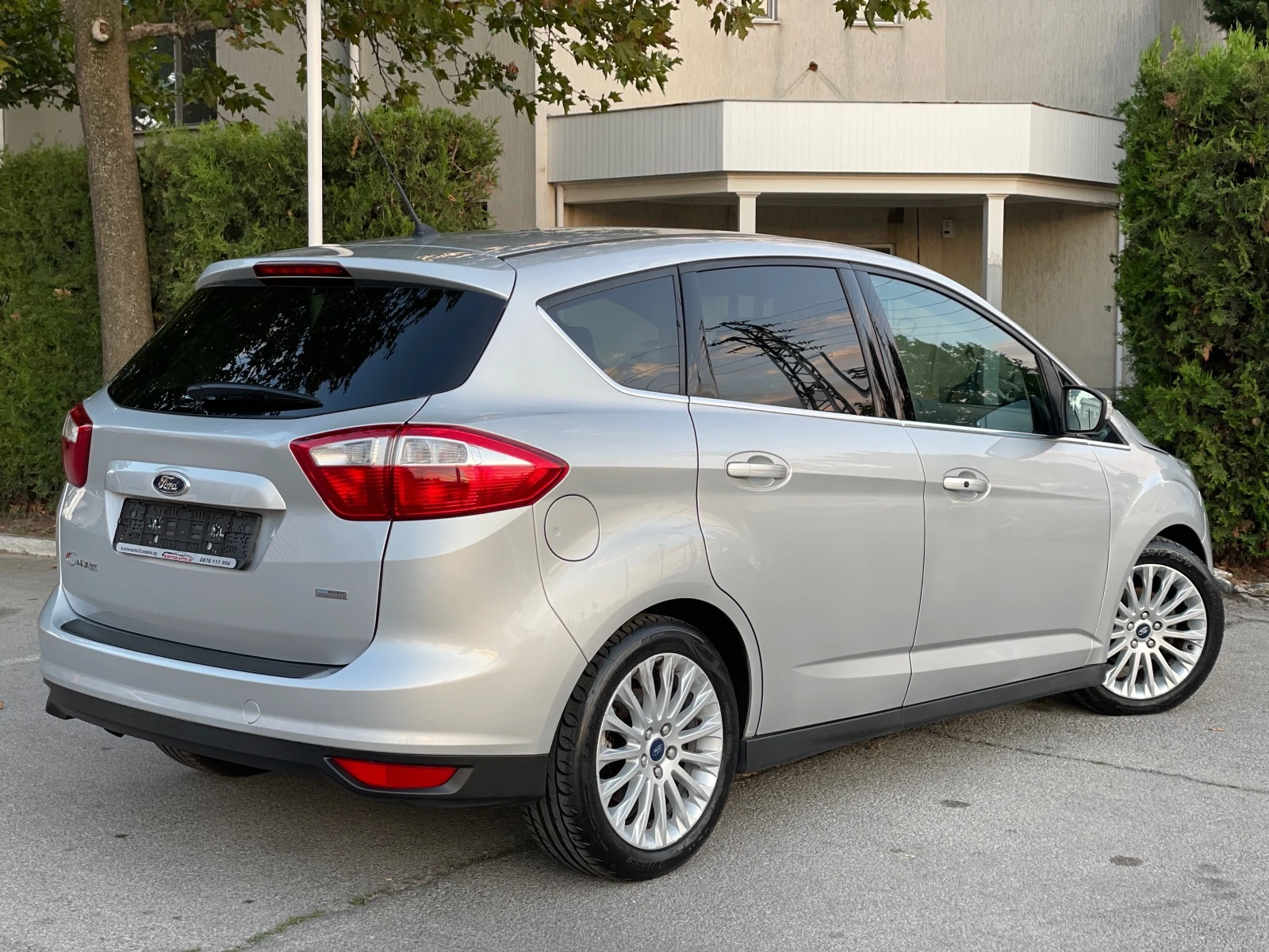 Ford C-max 1.0i EcoBoost 125кс КАТО НОВ - изображение 6