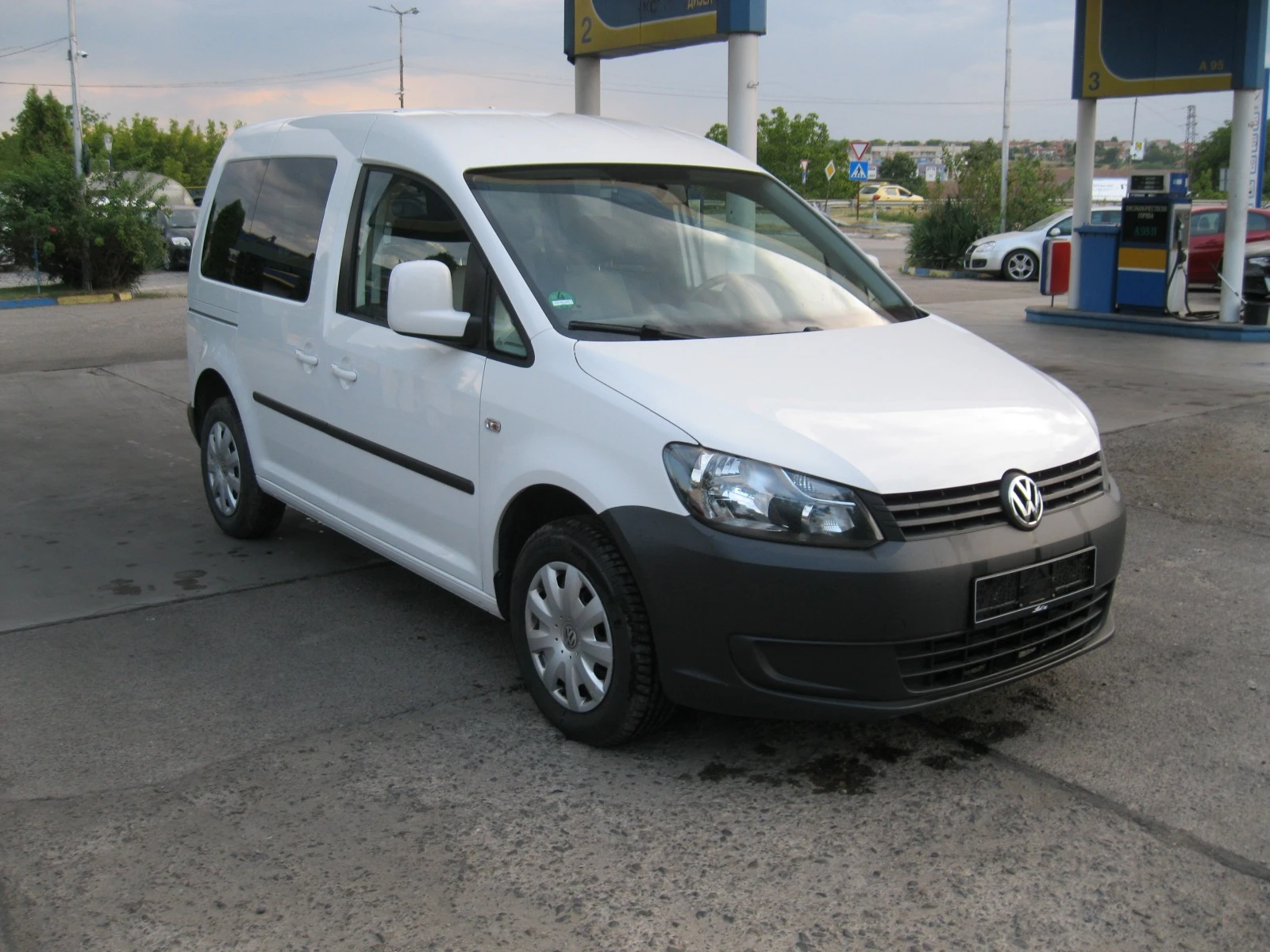 VW Caddy Тrendline BMT - изображение 3