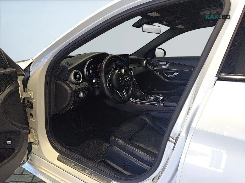 Mercedes-Benz C 300 * 4MATIC * PANO * Автокредит (Цена до България), снимка 9 - Автомобили и джипове - 55118589
