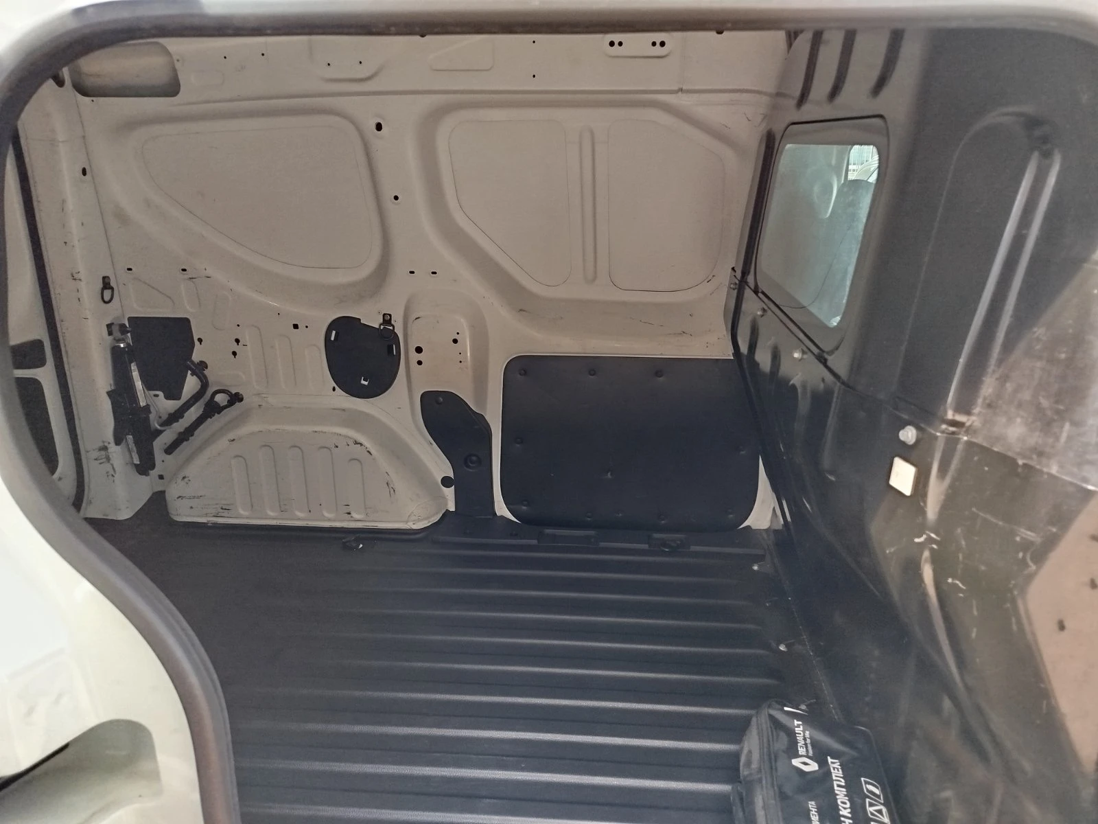 Renault Express 1.5 dCi/75к.с., снимка 13 - Автомобили и джипове - 56411753