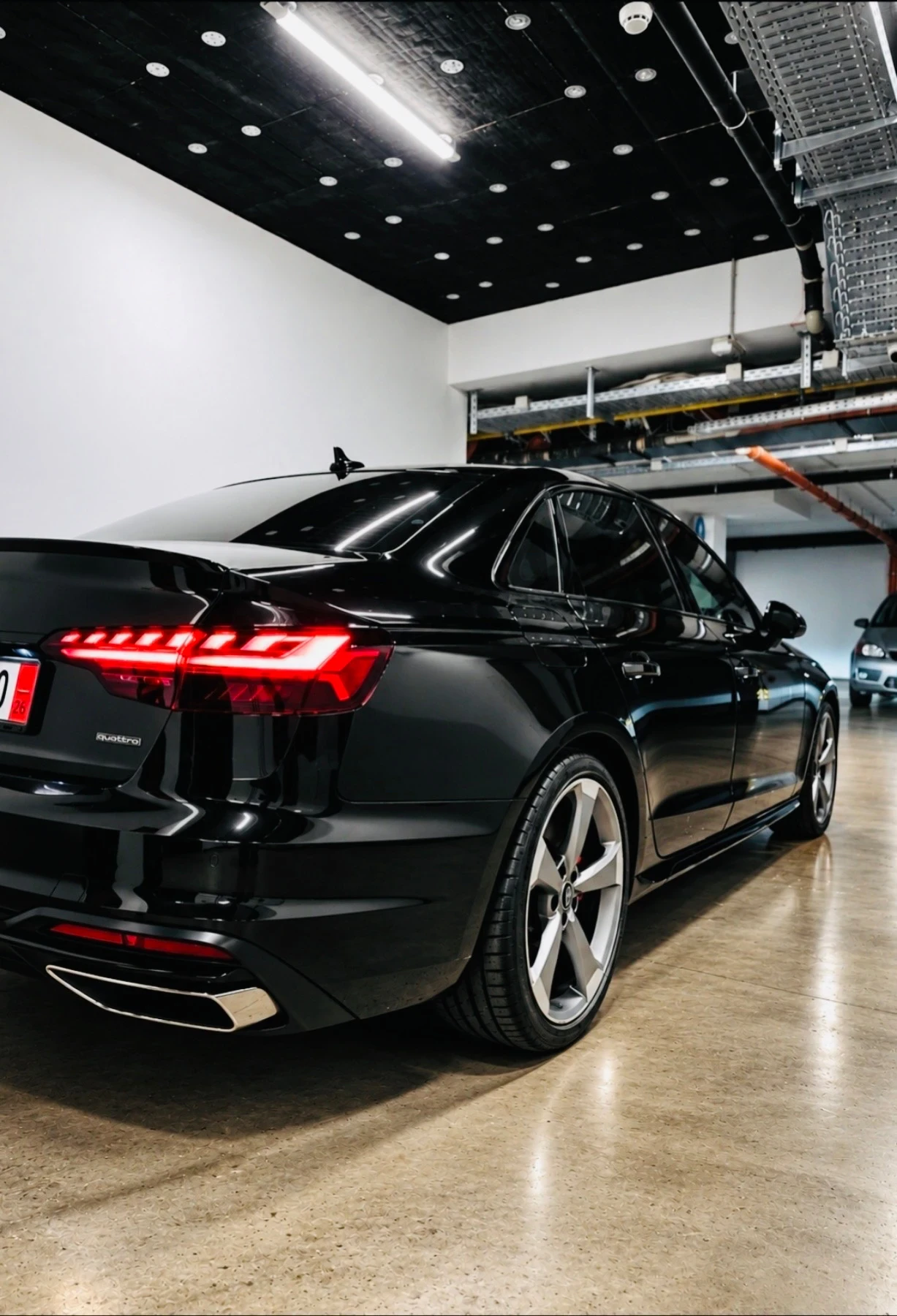 Audi A4 23k km. facelift 4x4 SLine SHADOW, distronic, Matr, снимка 4 - Автомобили и джипове - 56688948