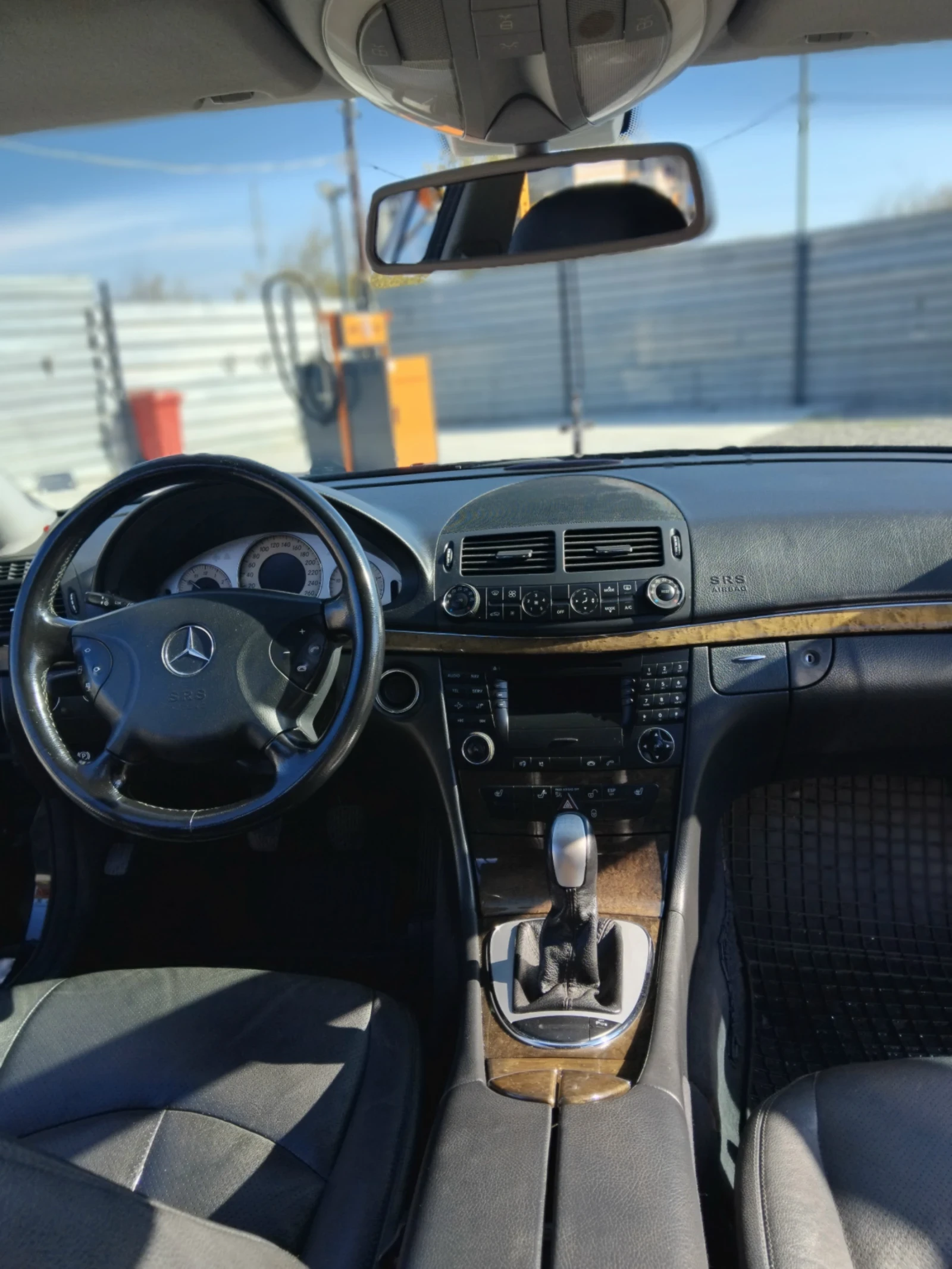 Mercedes-Benz E 280, снимка 10 - Автомобили и джипове - 56569695