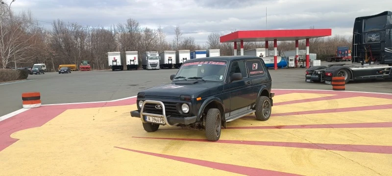 Lada Niva 212140Y  4x4  ГАЗ/БЕНЗИН , снимка 1 - Автомобили и джипове - 48189704