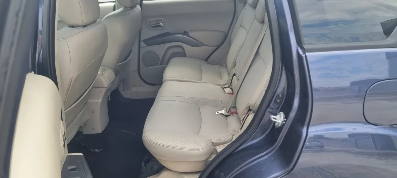 Mitsubishi Outlander, снимка 7 - Автомобили и джипове - 51486473