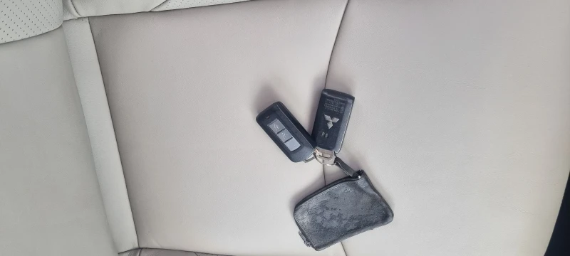 Mitsubishi Outlander, снимка 10 - Автомобили и джипове - 51486473