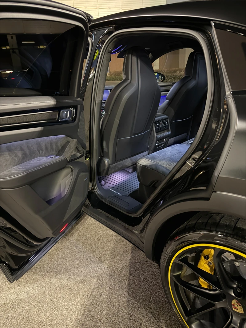 Porsche Cayenne TURBO GT * CARBON PACKET * SOFT CLOSE * HEAD UP, снимка 9 - Автомобили и джипове - 52710082