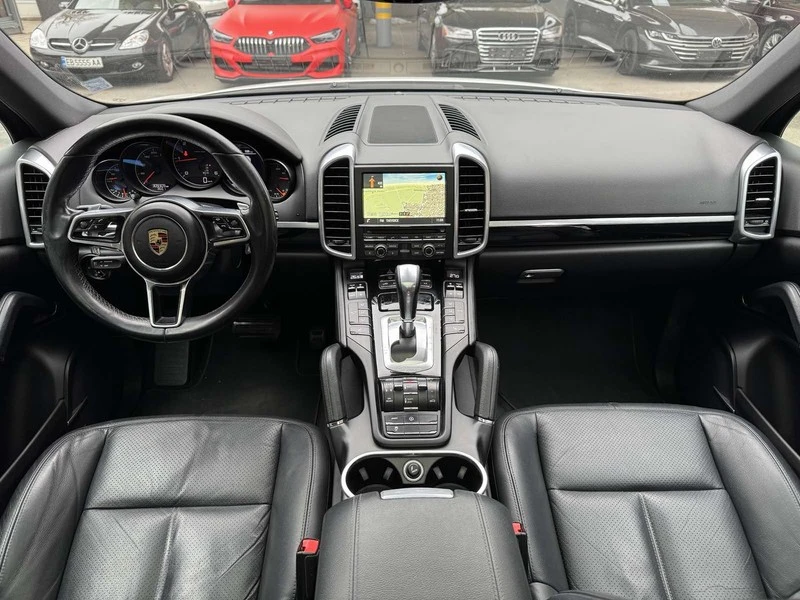 Porsche Cayenne 3.0d, снимка 11 - Автомобили и джипове - 53175396
