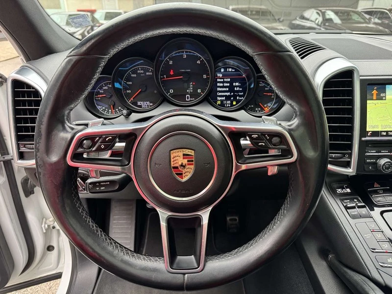Porsche Cayenne 3.0d, снимка 9 - Автомобили и джипове - 53175396