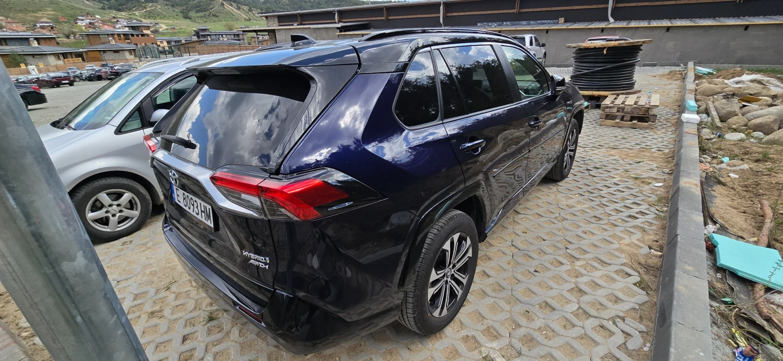 Toyota Rav4 РЕГИСТРИРАН* С ГАРАНЦИЯ* КАСКО* HYBRID* 4X4* 222к. - изображение 3