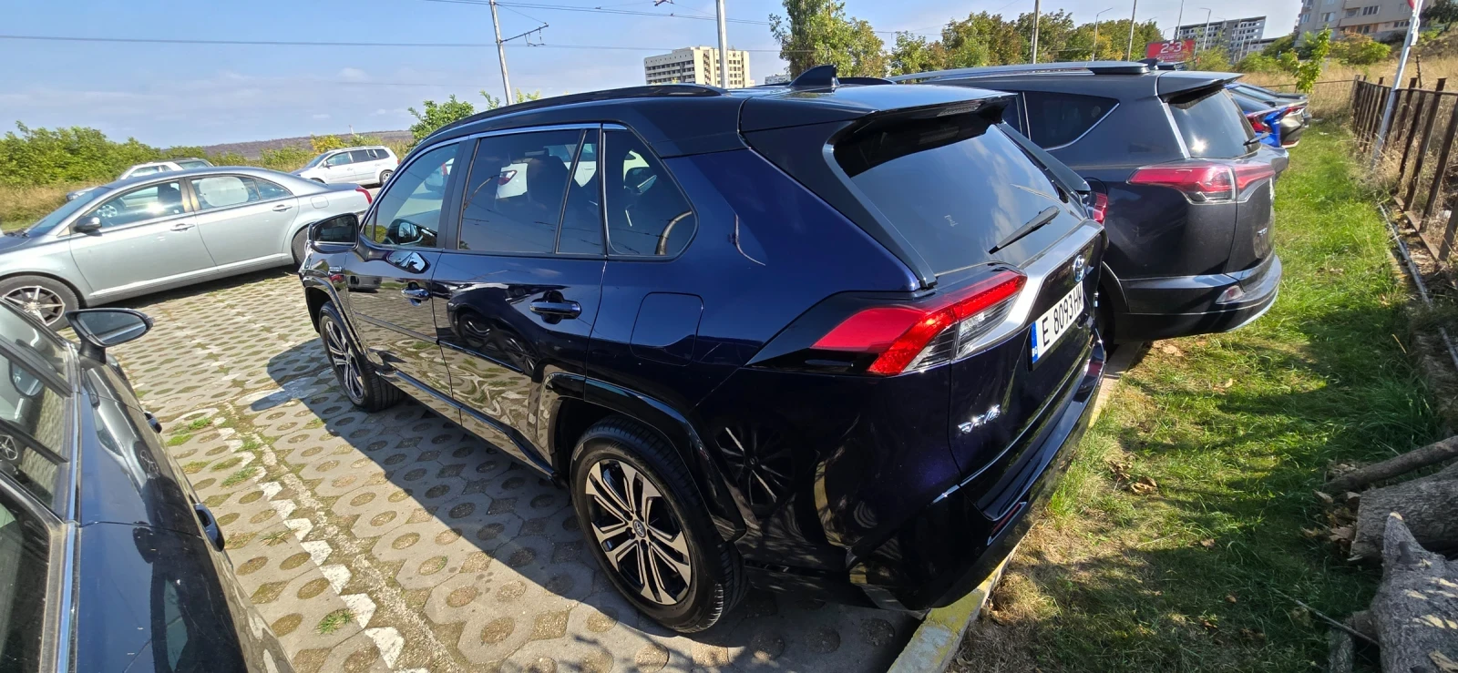 Toyota Rav4 * В ГАРАНЦИЯ* 2.5 Hybrid* 4х4* 222к.с.* 360*  - изображение 4