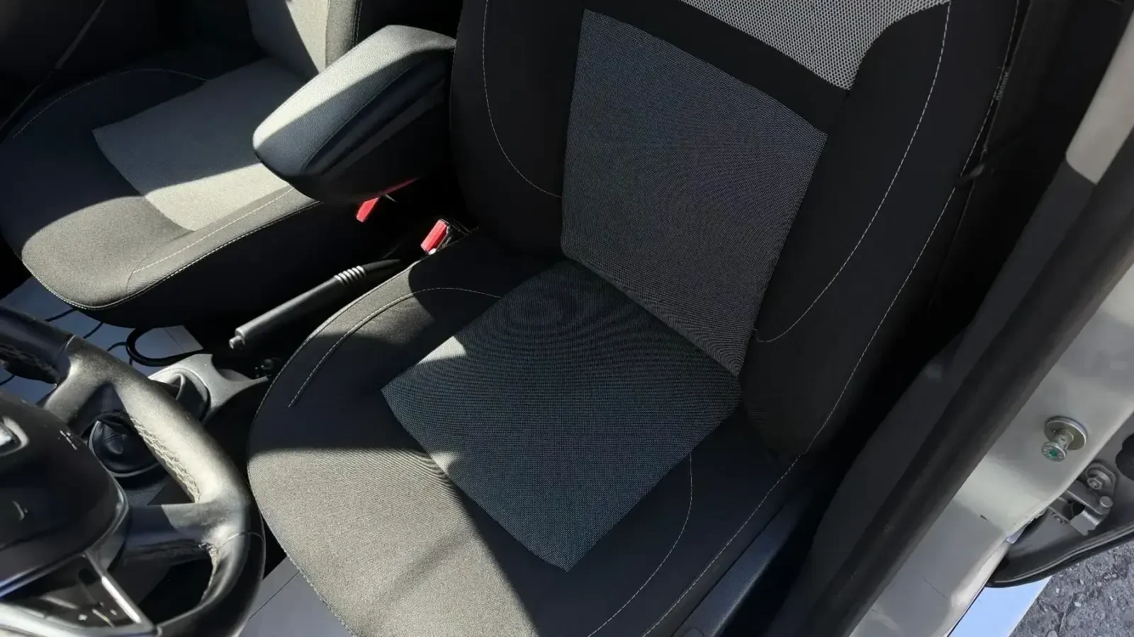 Dacia Duster 1.5dCi, снимка 14 - Автомобили и джипове - 53822104