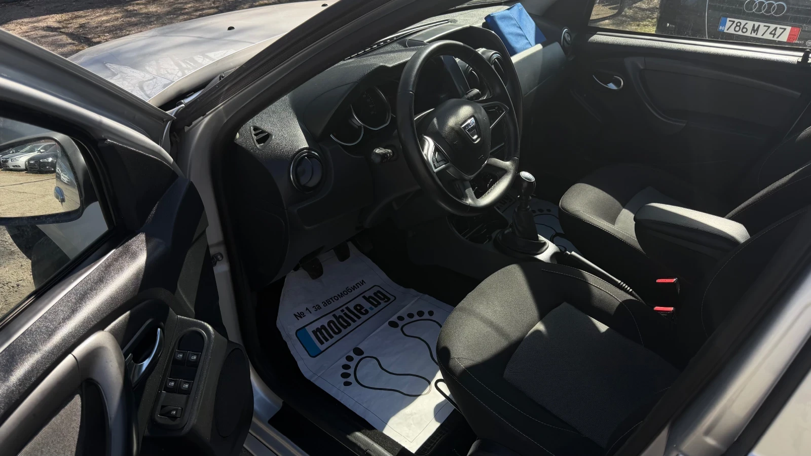 Dacia Duster 1.5dCi, снимка 11 - Автомобили и джипове - 53822104