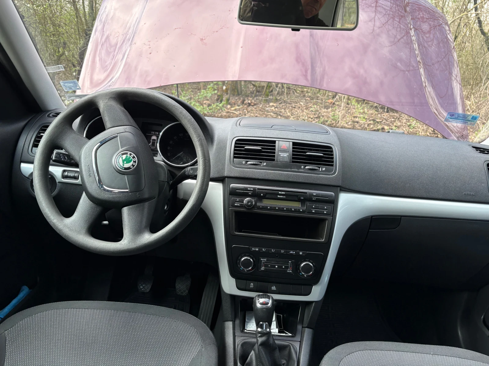 Skoda Yeti, снимка 9 - Автомобили и джипове - 54040864
