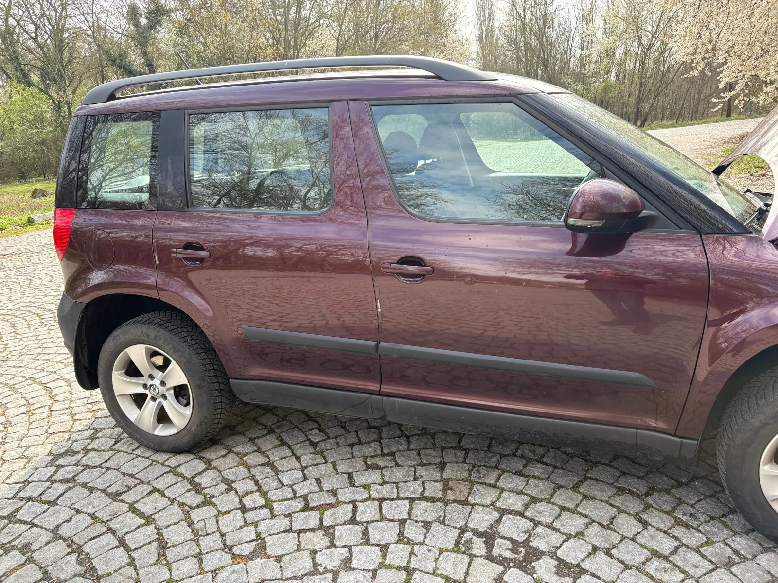 Skoda Yeti, снимка 4 - Автомобили и джипове - 54040864