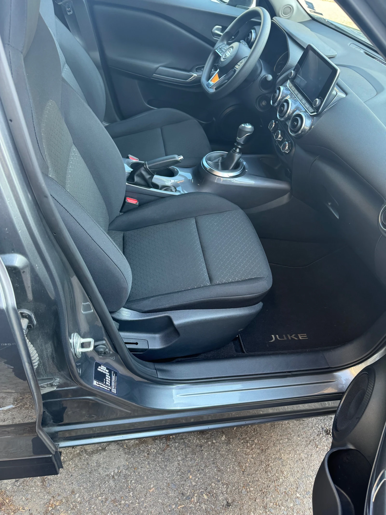 Nissan Juke 1.0 DIG-T Navi EURO6, снимка 11 - Автомобили и джипове - 54351480