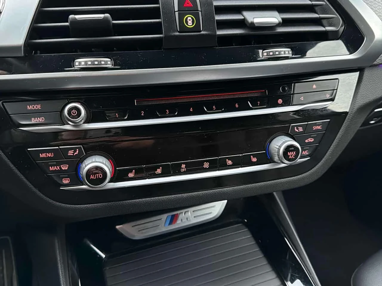 BMW X3 M40i * ДИСТРОНИК* 360 КАМЕРА* ОБДУХВАНЕ* ПАНОРАМА*, снимка 11 - Автомобили и джипове - 54561781