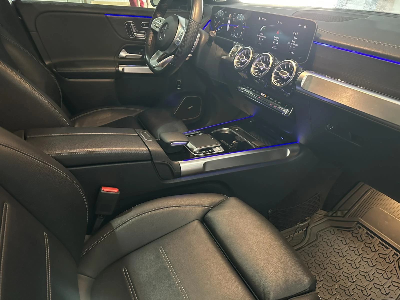 Mercedes-Benz GLB 250, снимка 17 - Автомобили и джипове - 54961453