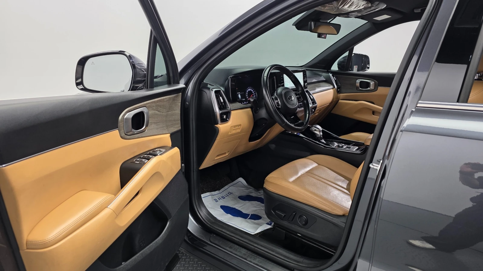 Kia Sorento 4WD * DIS * ОБДУХ * КАМЕРА * ПОДГРЕВИ * М ТОЧКА, снимка 8 - Автомобили и джипове - 55458353