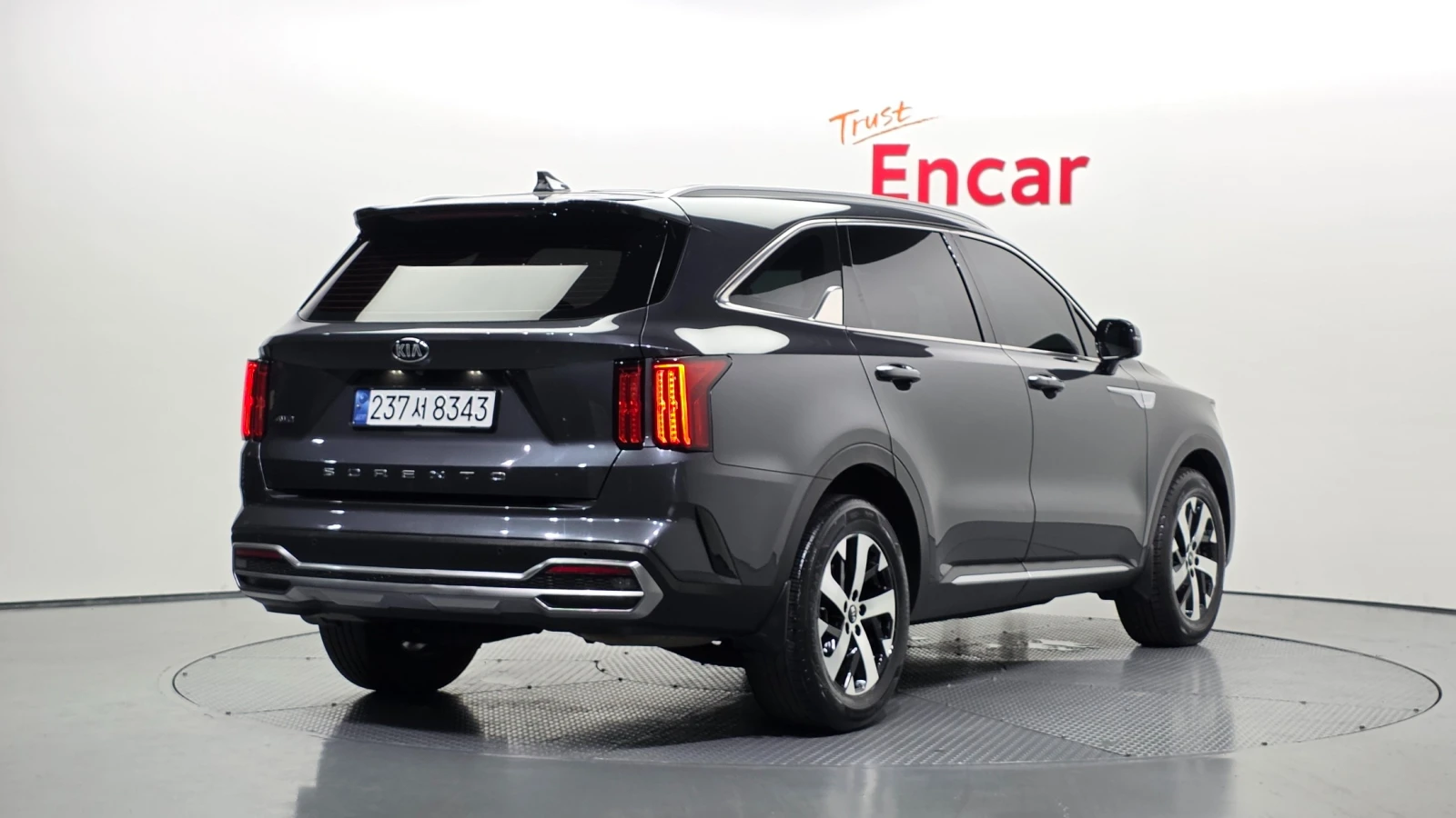 Kia Sorento 4WD * DIS * ОБДУХ * КАМЕРА * ПОДГРЕВИ * М ТОЧКА, снимка 2 - Автомобили и джипове - 55458353