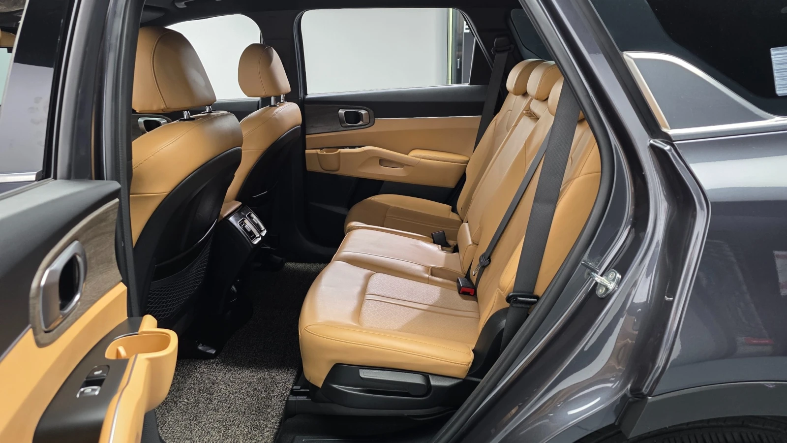 Kia Sorento 4WD * DIS * ОБДУХ * КАМЕРА * ПОДГРЕВИ * М ТОЧКА, снимка 9 - Автомобили и джипове - 55458353