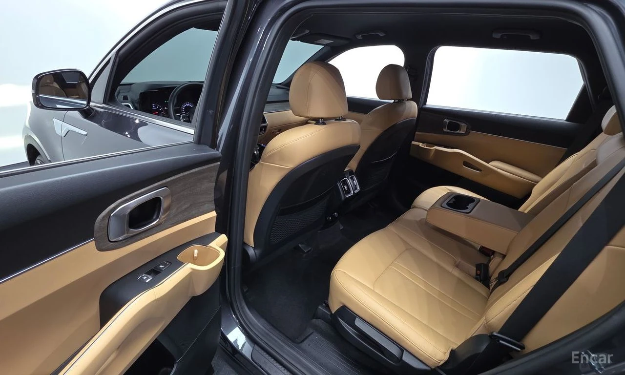 Kia Sorento 2.5T Prestige 4x4* DISTRONIC* ПОДГРЕВ* ОБДУХВАНЕ* , снимка 14 - Автомобили и джипове - 55485132