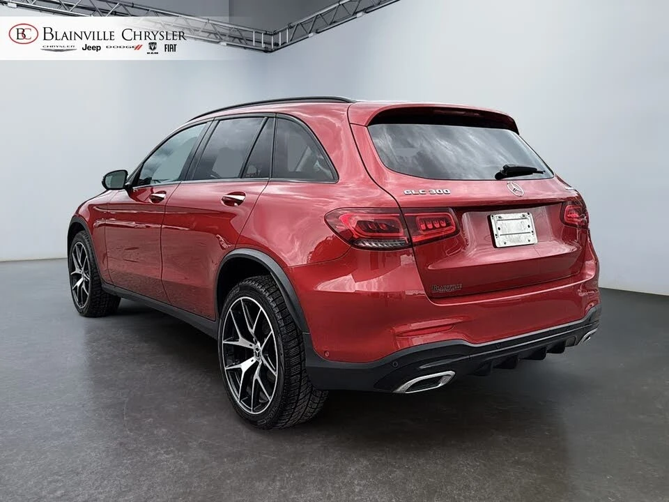 Mercedes-Benz GLC 300 4MATIC* AMG LINE* ПАНОРАМА* 360 КАМЕРИ* КРАЙНА ЦЕН, снимка 4 - Автомобили и джипове - 56319113