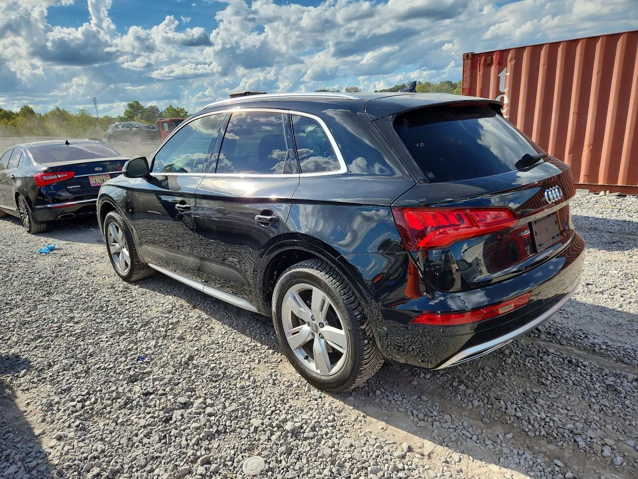 Audi Q5 2.0l Premium Plus, снимка 2 - Автомобили и джипове - 56422925