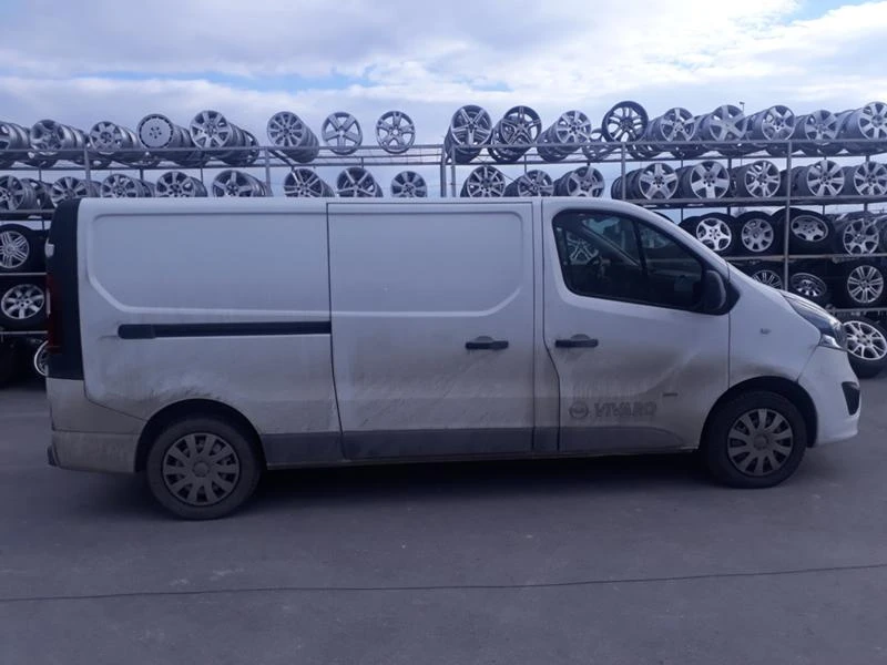 Opel Vivaro 1.6CDTI- BI- TURBO, снимка 8 - Бусове и автобуси - 23856239