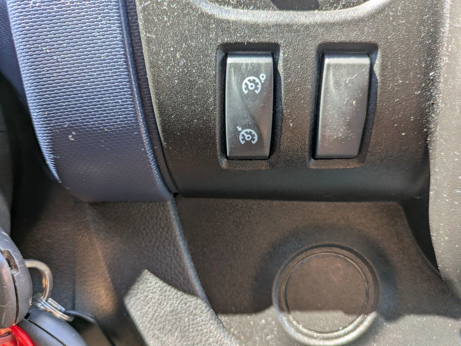 Opel Vivaro 6места Euro6 126000, снимка 11 - Бусове и автобуси - 55239961