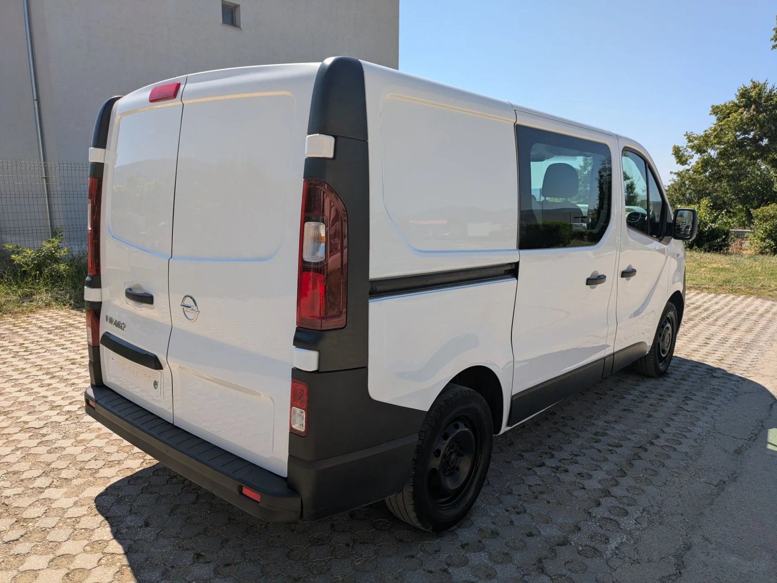 Opel Vivaro 6места Euro6 126000, снимка 5 - Бусове и автобуси - 55239961