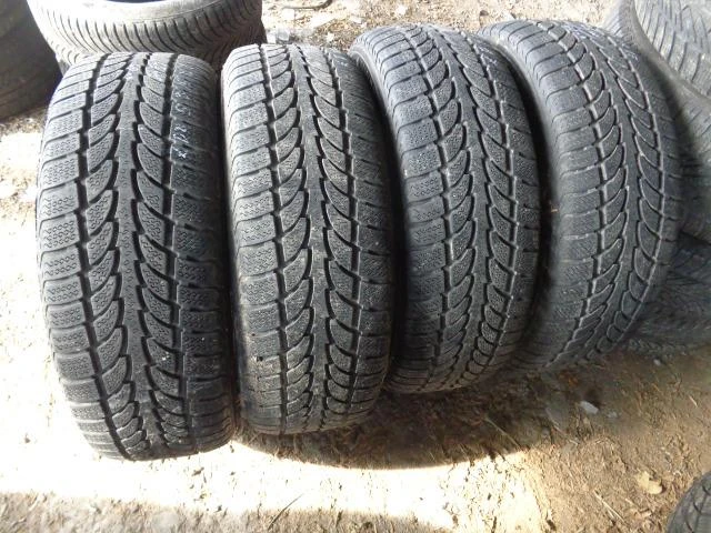 Гуми Зимни 225/60R17, снимка 2 - Гуми и джанти - 20871905