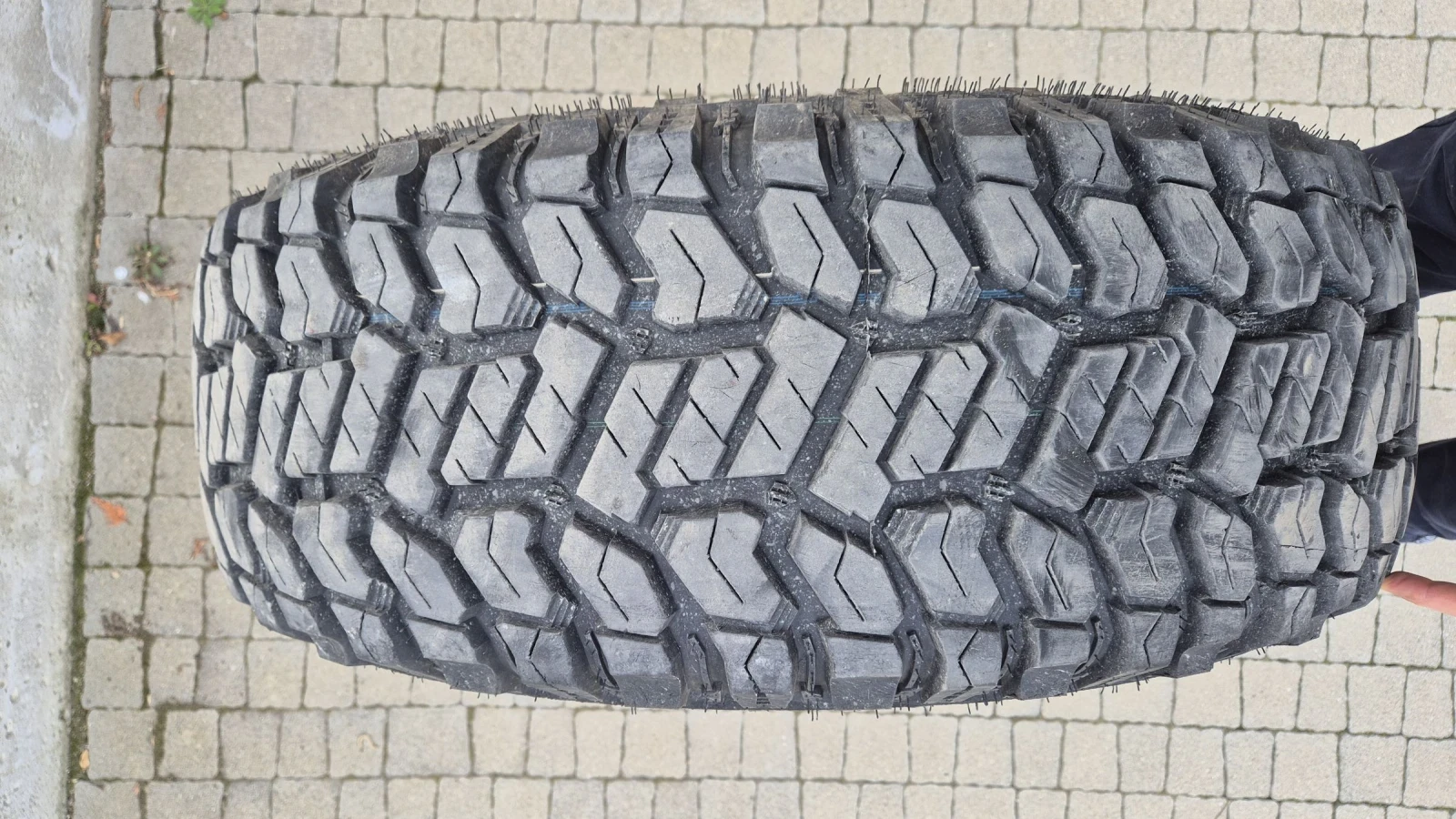 Гуми Всесезонни 285/70R17