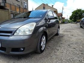 Toyota Corolla verso, снимка 2