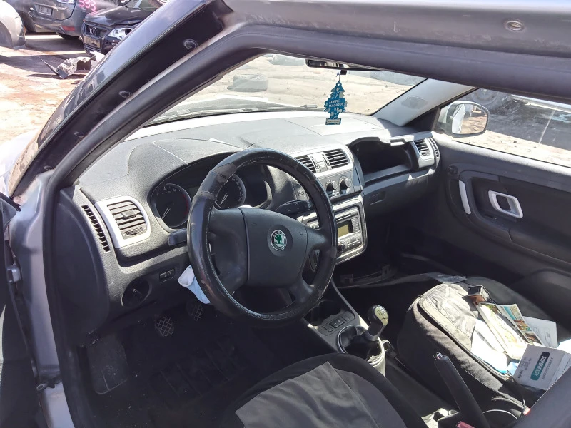 Skoda Fabia 1.2 12v bzg, снимка 4 - Автомобили и джипове - 45613926