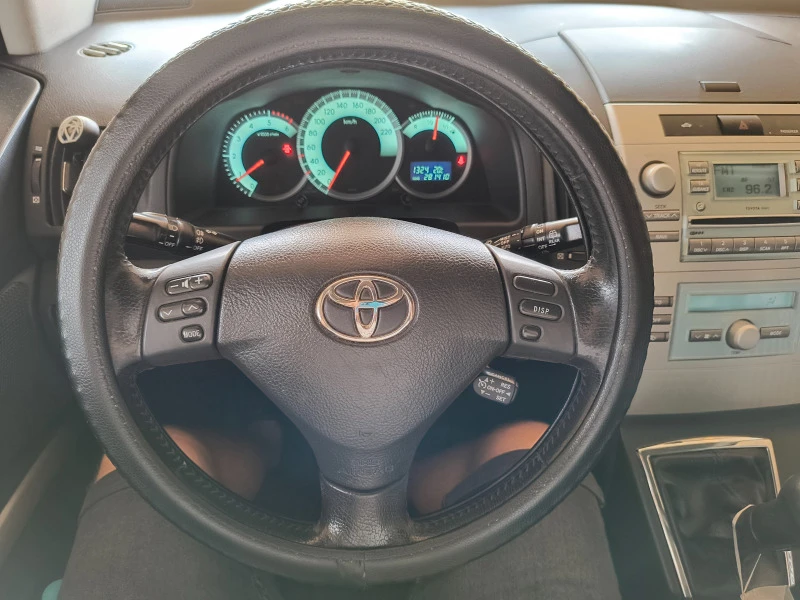 Toyota Corolla verso, снимка 15 - Автомобили и джипове - 47283515