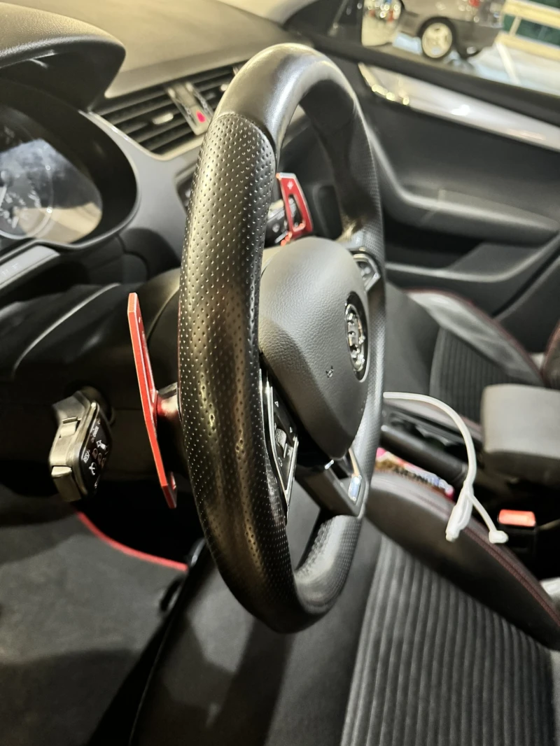 Skoda Octavia 1.8tsi, снимка 15 - Автомобили и джипове - 52404234