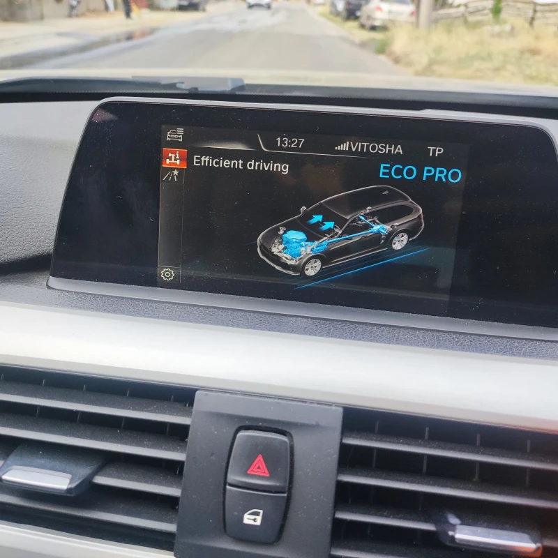 BMW 320 LCI, снимка 12 - Автомобили и джипове - 52111555