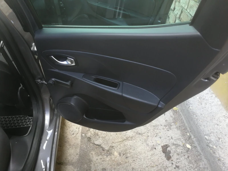 Renault Clio 0.9 TCe NAVIGATION, снимка 11 - Автомобили и джипове - 52615326