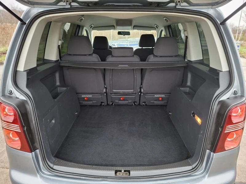 VW Touran 1.9TDi 105кс. 6 ск., снимка 13 - Автомобили и джипове - 52617750